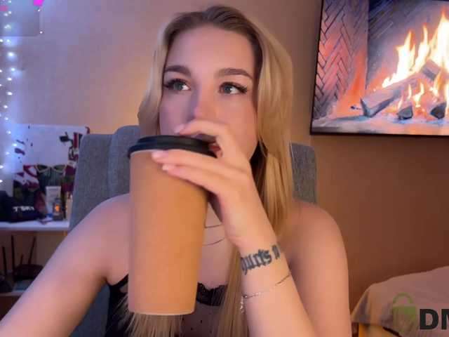 maksisisia's BongaCams show and profile