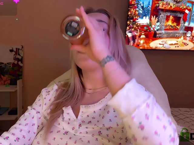 maksisisia's BongaCams show and profile