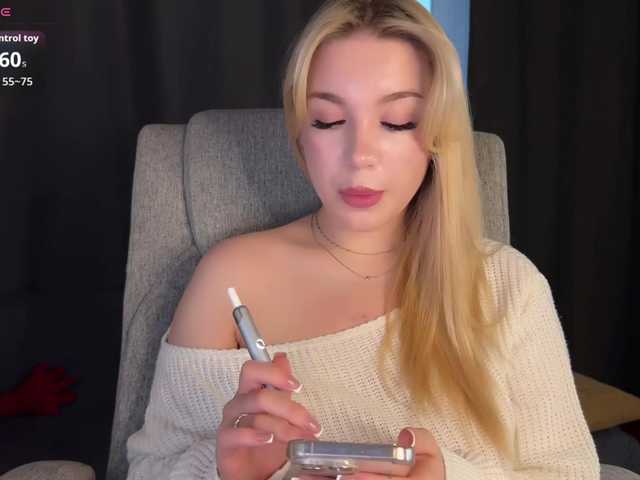 maksisisia's BongaCams show and profile