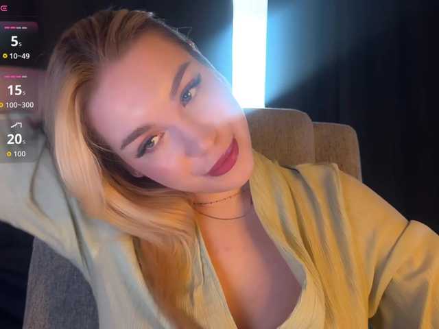 maksisisia's BongaCams show and profile