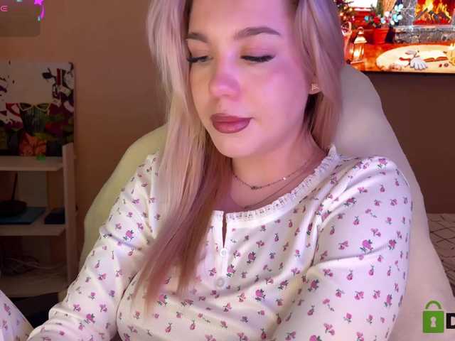 maksisisia's BongaCams show and profile