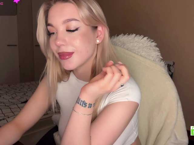 maksisisia's BongaCams show and profile