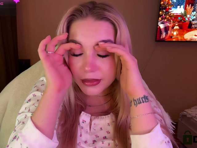 maksisisia's BongaCams show and profile