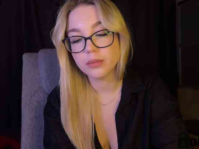 maksisisia Live Webcam on BongaCams