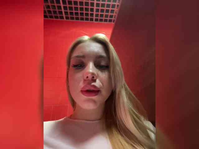 maksisisia's webcam live show