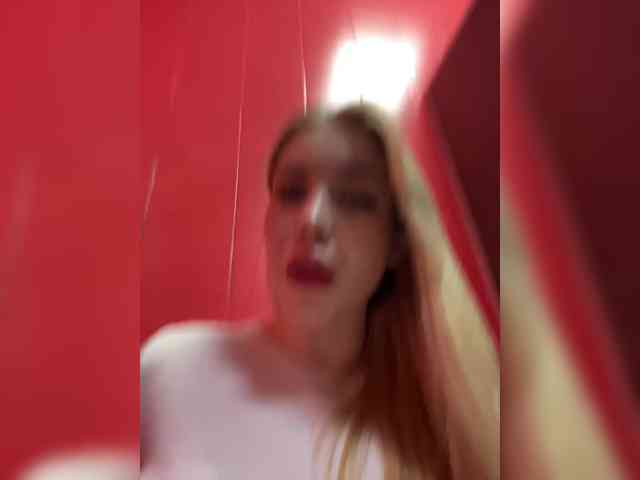 maksisisia's webcam live show