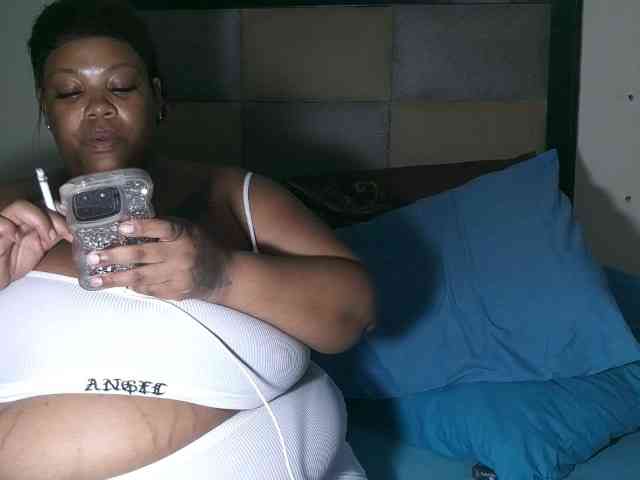 Vibecandy233 Live Webcam on BongaCams