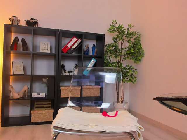 SweetyFit's BongaCams show and profile