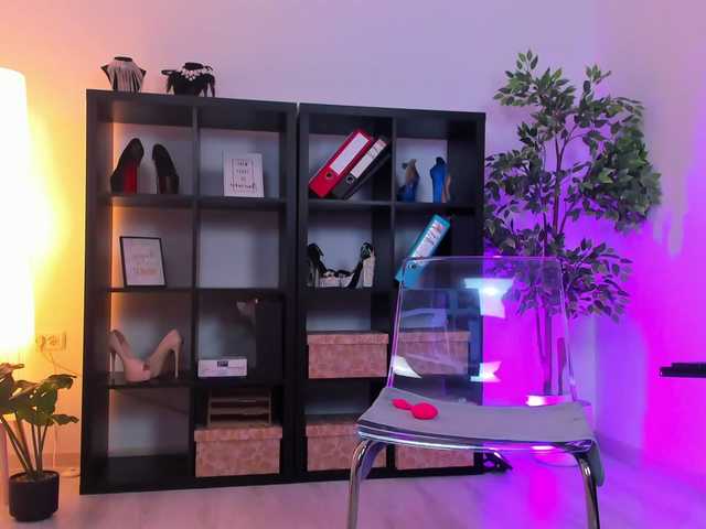 SweetyFit's BongaCams show and profile