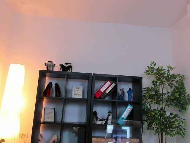 SweetyFit's BongaCams show and profile