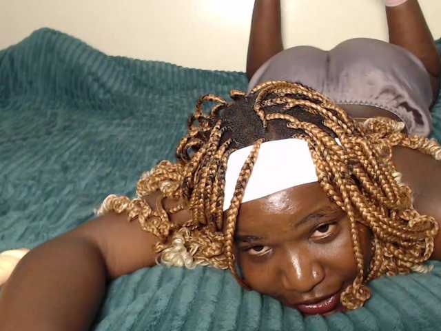 Lexxie-ph's BongaCams show and profile