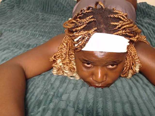 Lexxie-ph's BongaCams show and profile