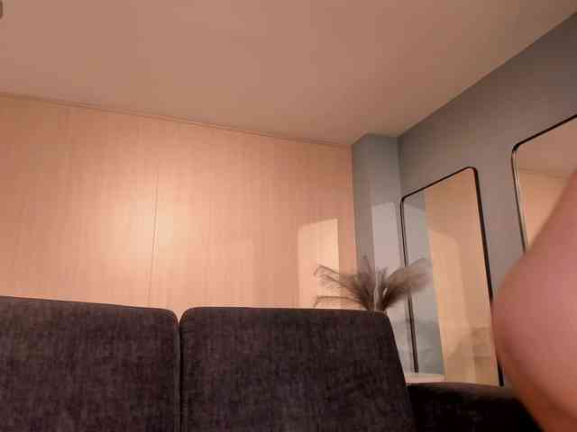 LucyWeiss webcam