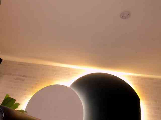LucyWeiss webcam