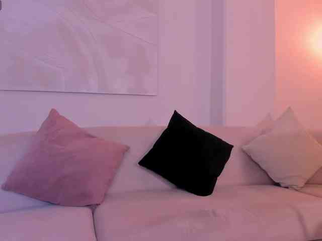 LucyWeiss webcam