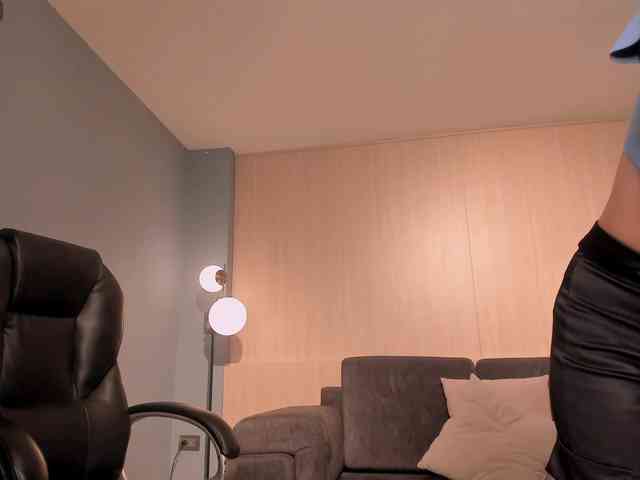 LucyWeiss webcam