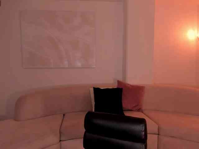 LucyWeiss webcam