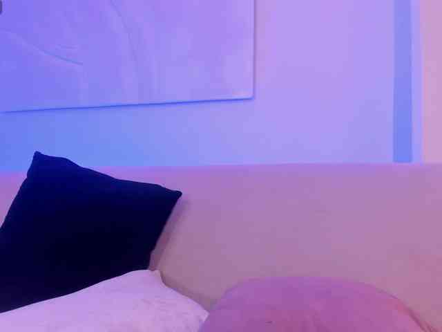 LucyWeiss webcam