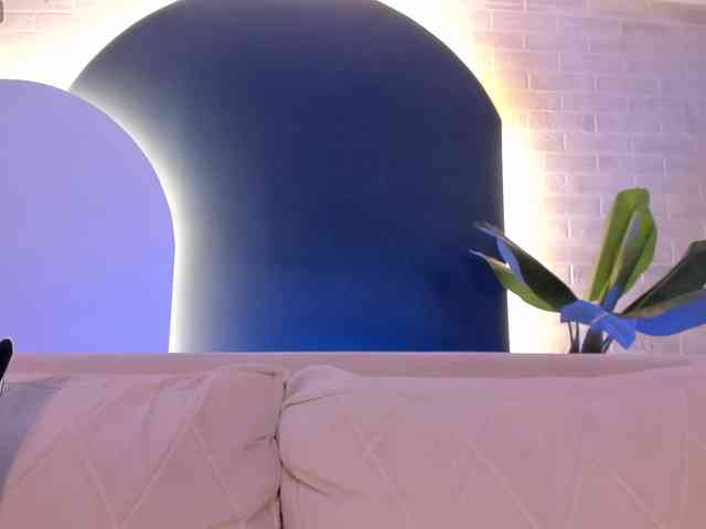 LucyWeiss webcam