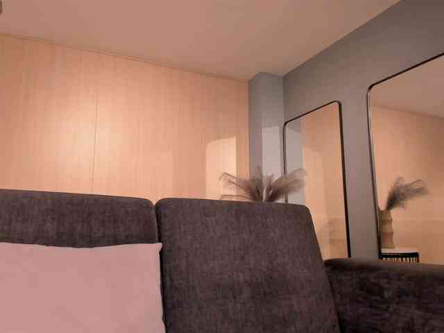 LucyWeiss webcam