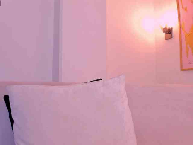 LucyWeiss webcam