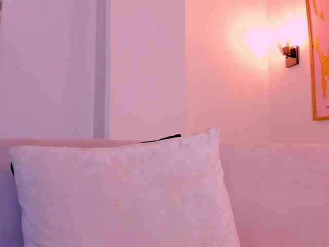 LucyWeiss webcam