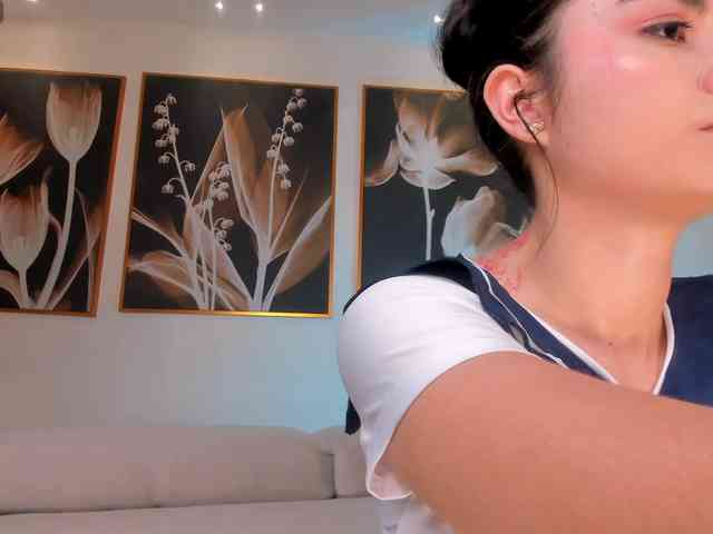 LucyWeiss webcam