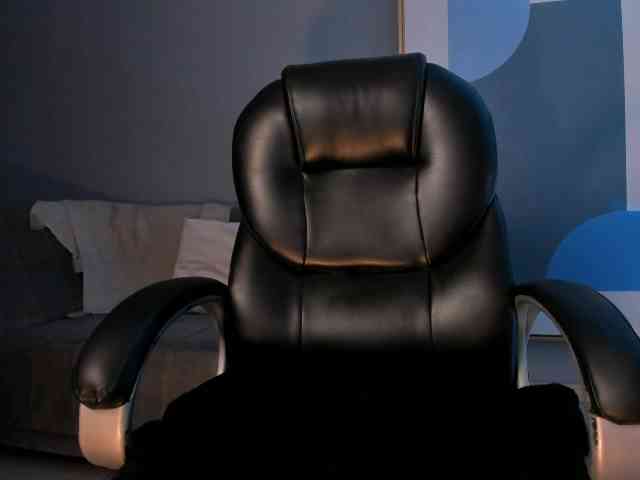 MayaMoretti webcam