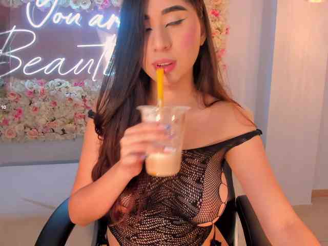 MayaMoretti webcam