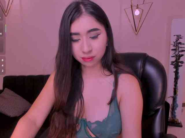 MayaMoretti webcam