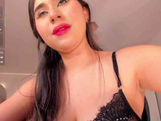 MayaMoretti webcam