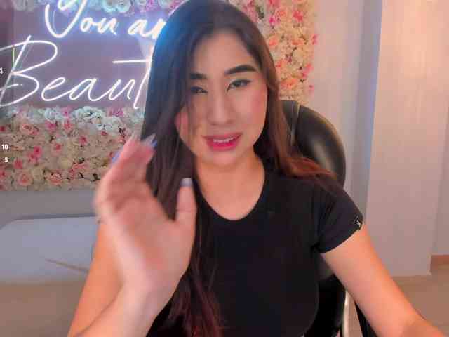 MayaMoretti webcam