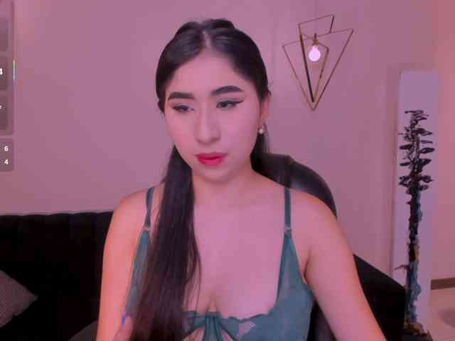 MayaMoretti webcam