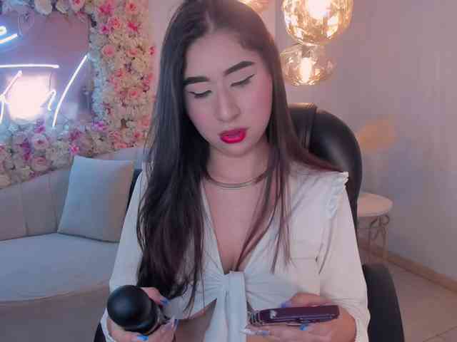 MayaMoretti webcam
