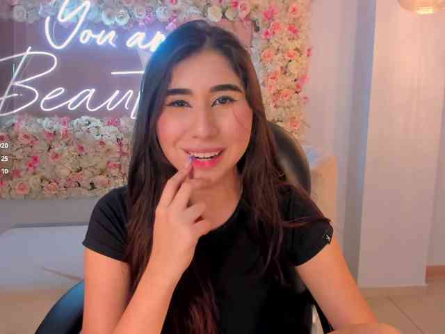 MayaMoretti webcam