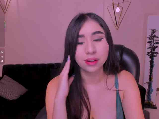 MayaMoretti webcam