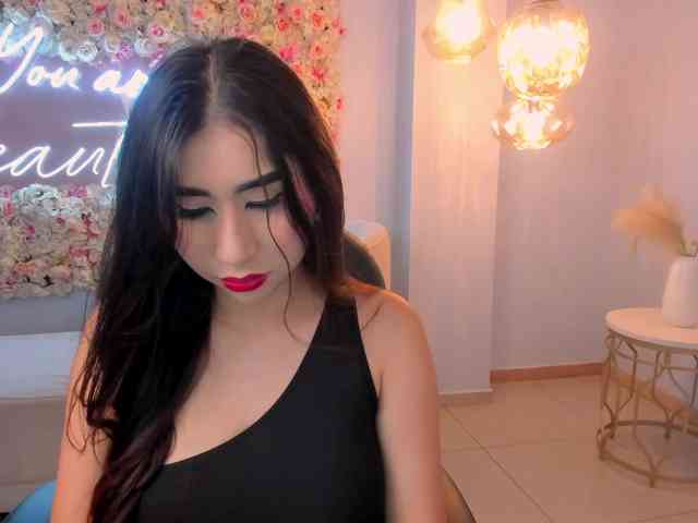 MayaMoretti webcam