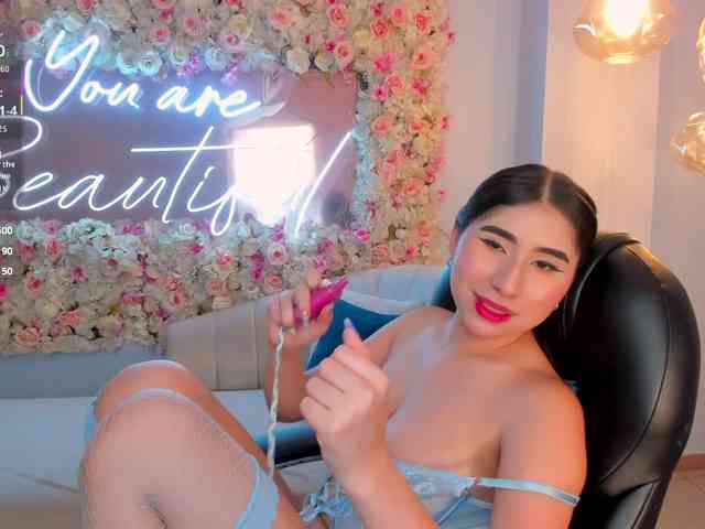 MayaMoretti webcam