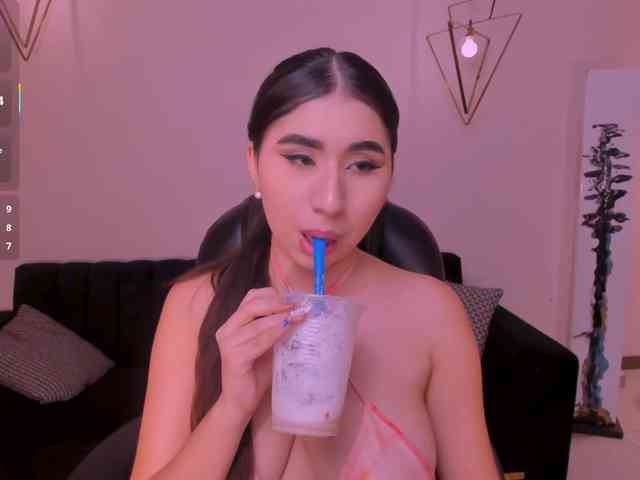 MayaMoretti webcam