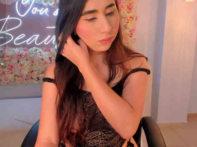 MayaMoretti webcam