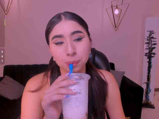 MayaMoretti webcam