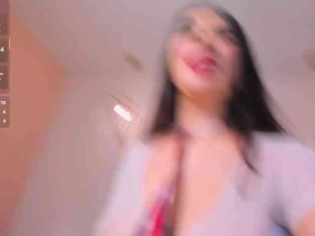 MayaMoretti webcam
