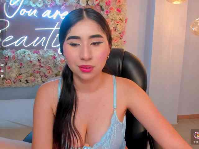 MayaMoretti webcam