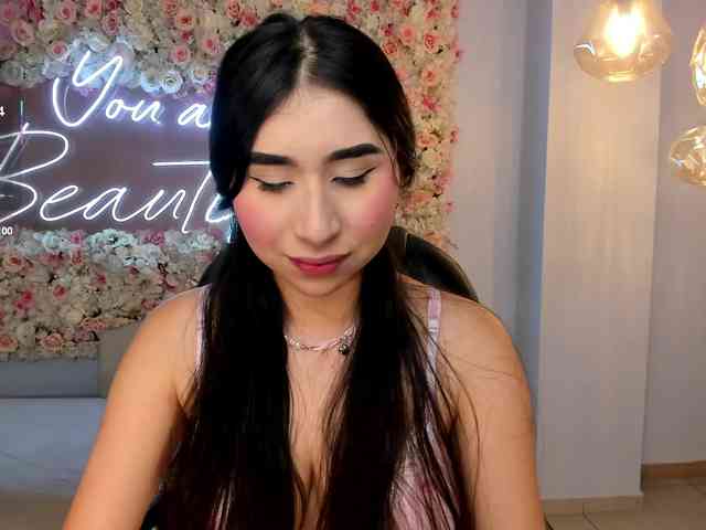 MayaMoretti webcam