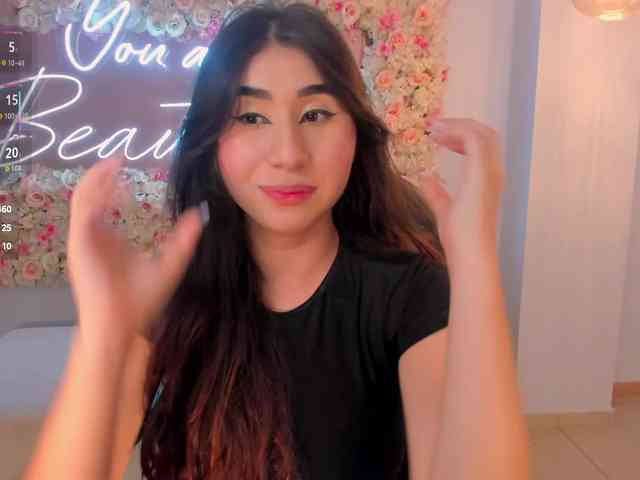 MayaMoretti webcam