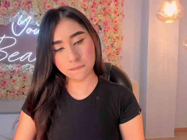 MayaMoretti webcam