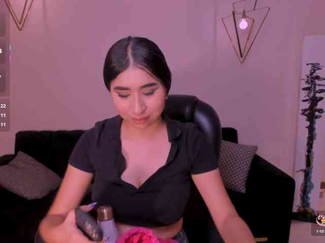 MayaMoretti webcam