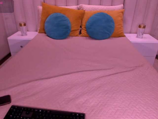 SussyBell's BongaCams show and profile