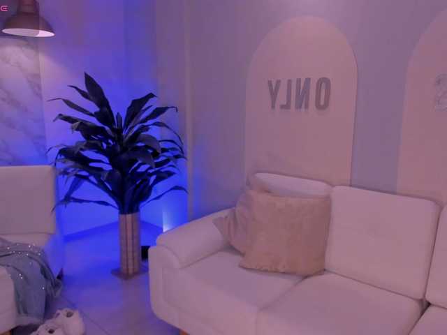 SussyBell's BongaCams show and profile