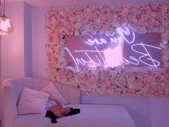 SussyBell's BongaCams show and profile